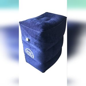 Inflatable travel foot rest